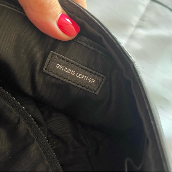 Black Genuine Leather Brooks Brothers Baguette Shoulder Bag with Several Pockets - Picture 6 of 16